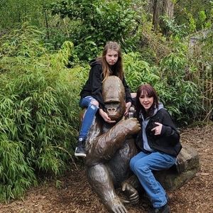 Meet your Posher, Dara
